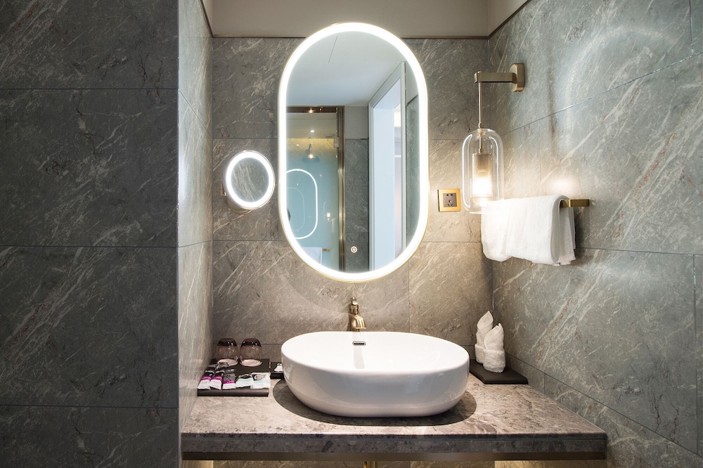 Mercure Harbin Hexing Road 43/48