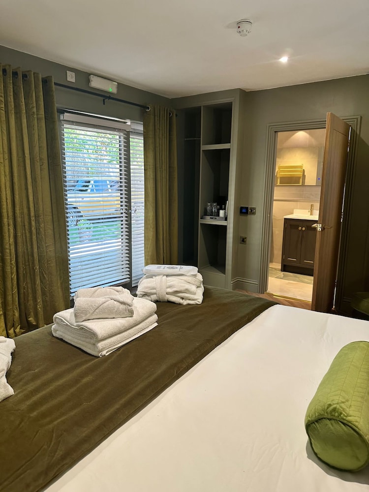 Garden, Double Bed, Hot Tub
