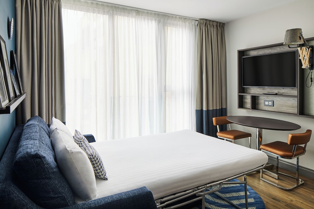 1 BEDROOM, SUITE, DOUBLE BED