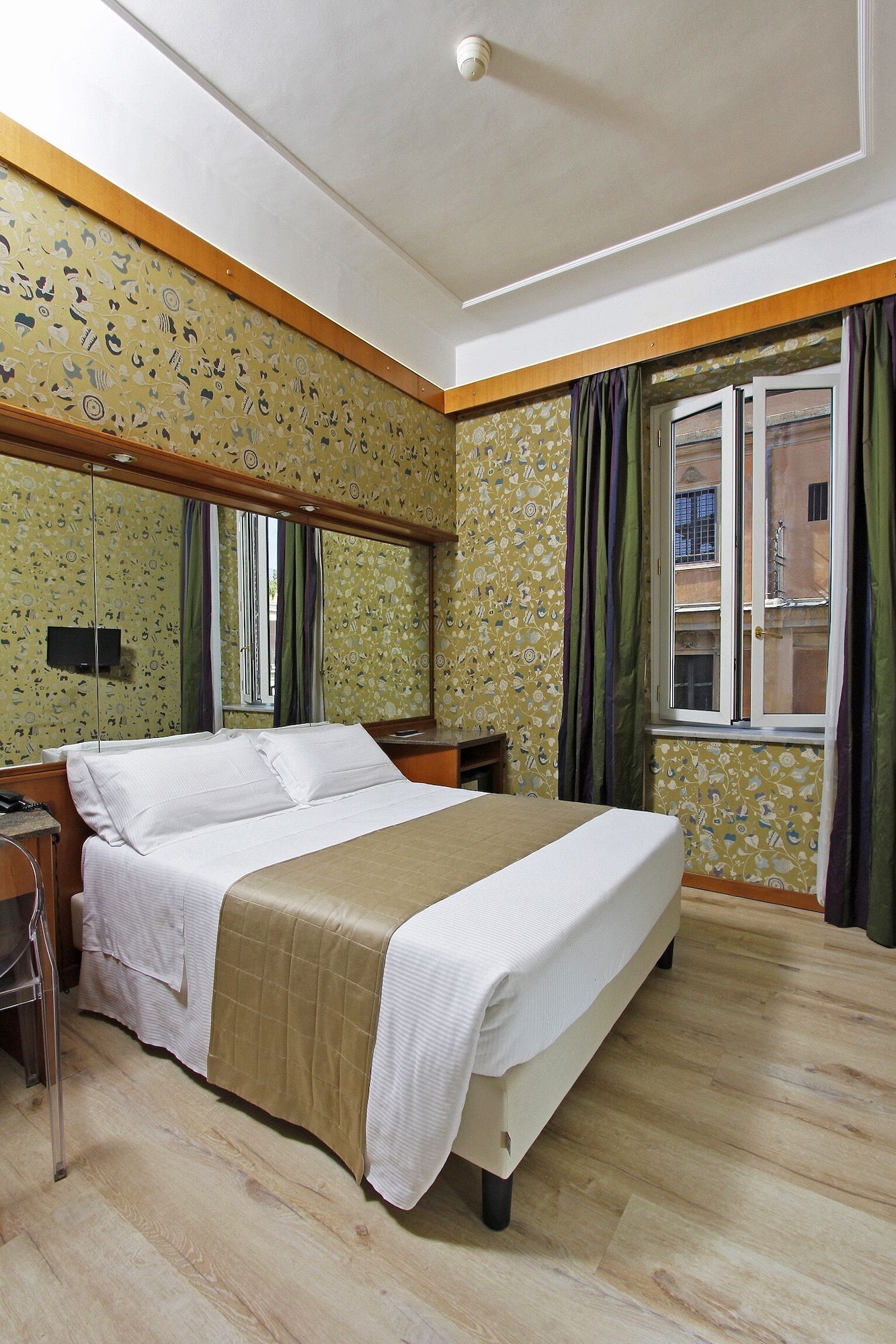 Standard, Double Bed