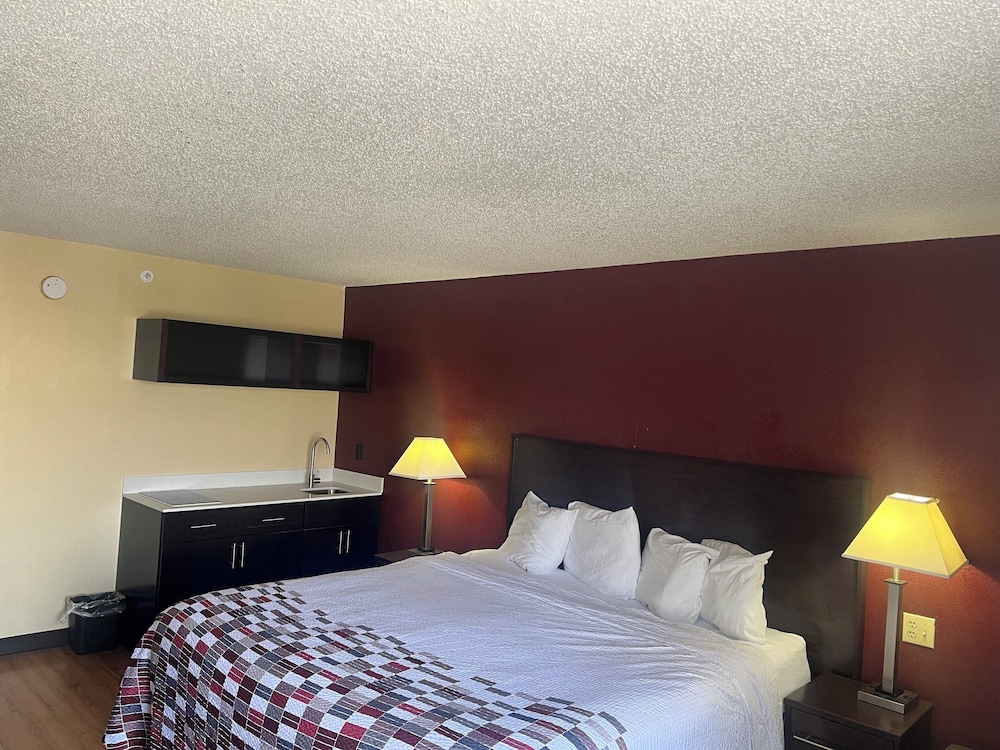 SUPERIOR, KING BED, KITCHENETTE