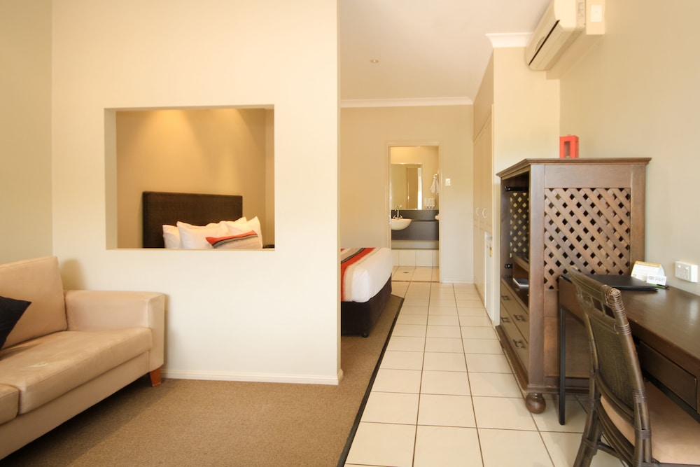 Best Western Bungil Creek Motel 25/38