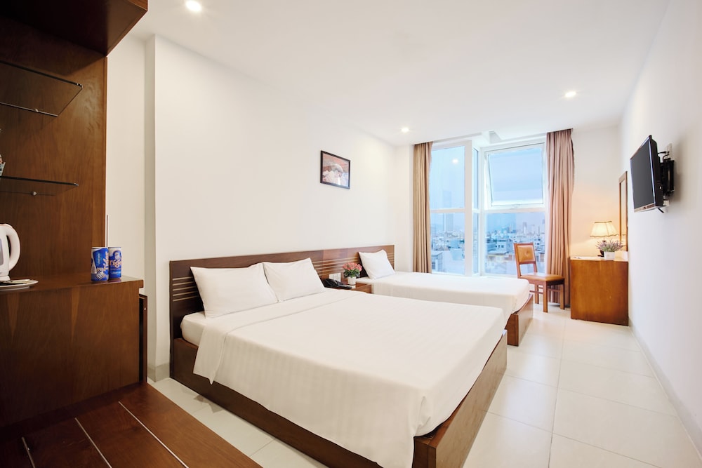Golden Light Hotel 14/51