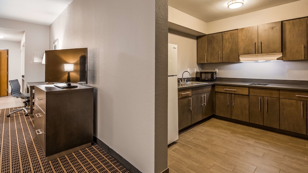 Best Western Plus Lampasas Inn and Suites 9/36