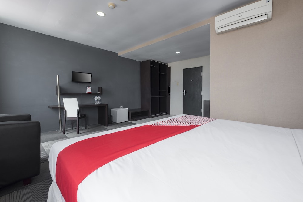 OYO 472 Hotel Asyra 9/16