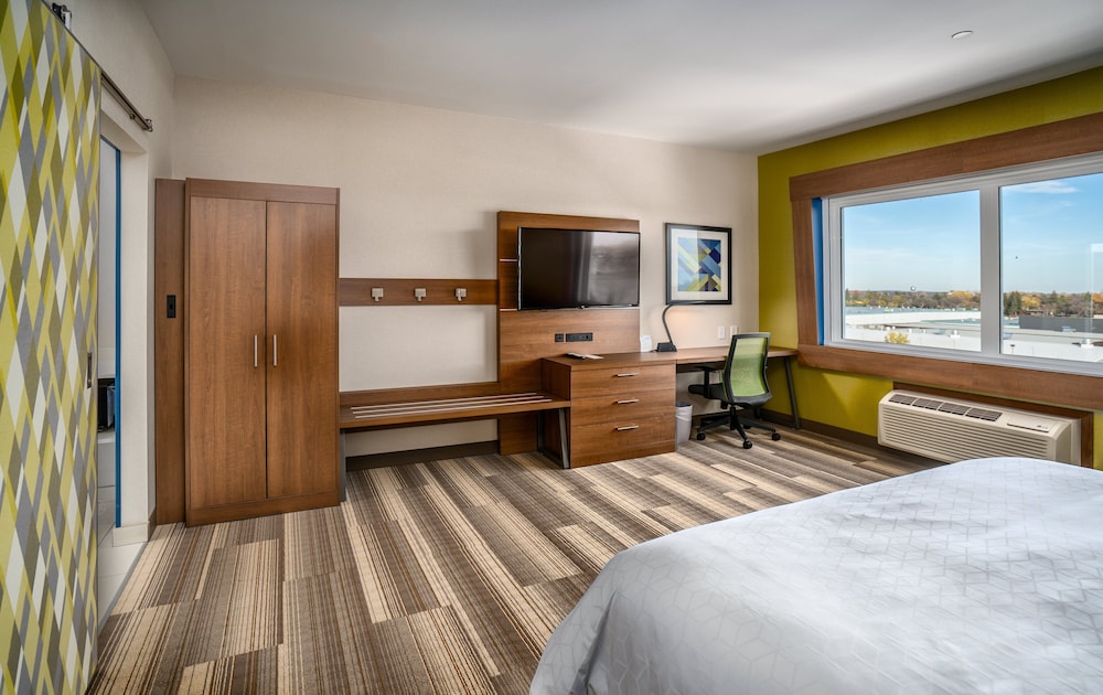 Holiday Inn Express And Suites Brandon 23/74