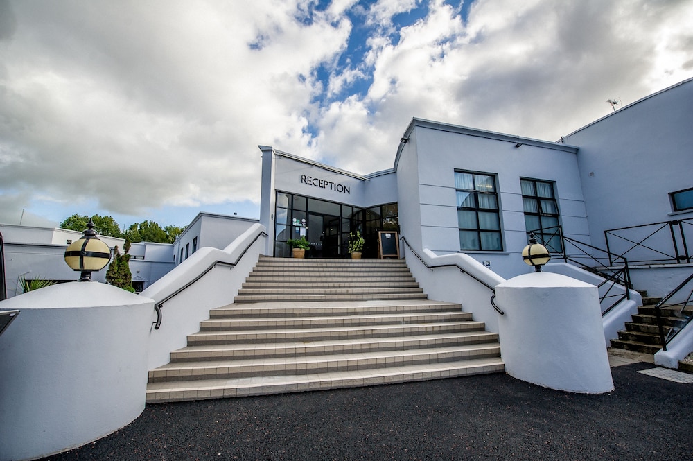 Waterfoot Hotel 4/47