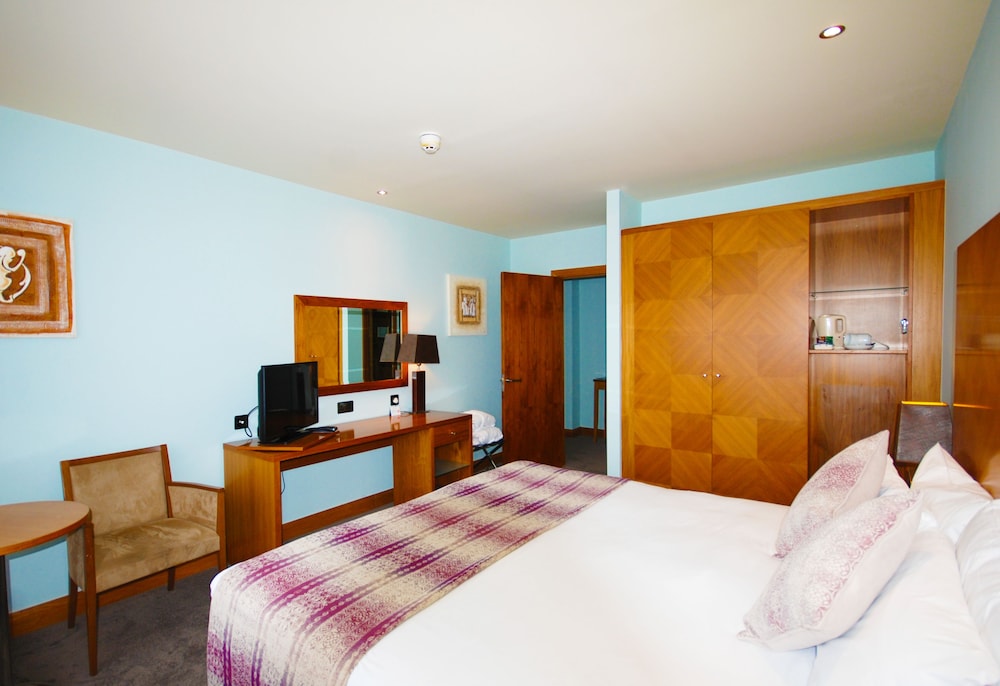 The Connacht Hotel 21/49