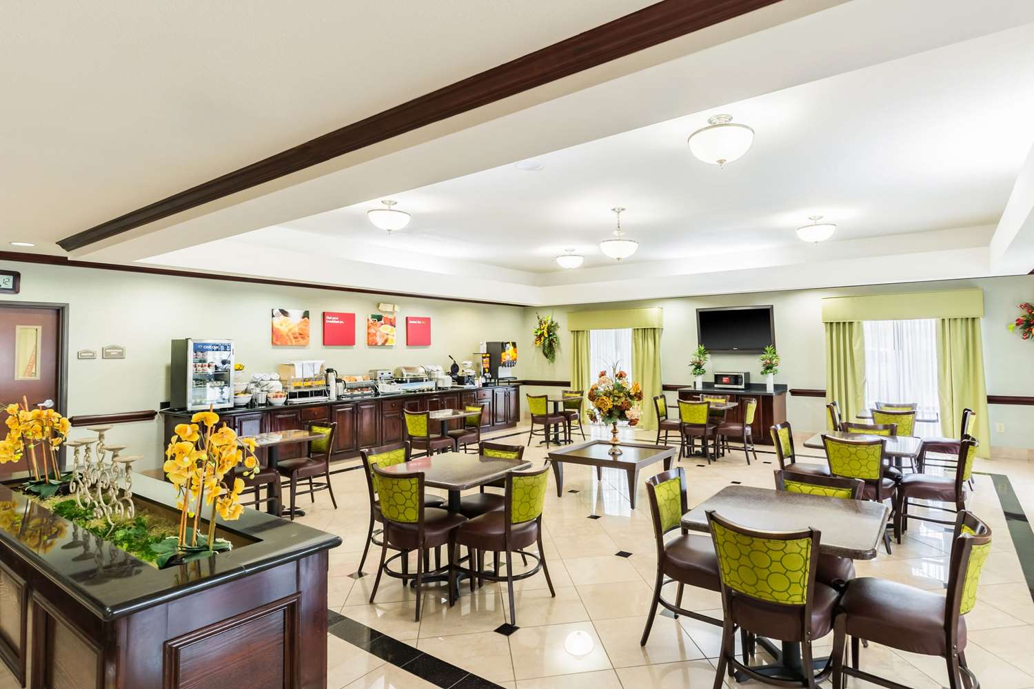 Comfort Suites Beaumont I-10, TX 14/20