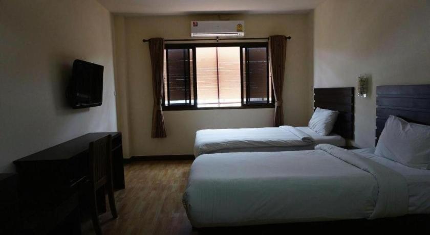 Ponburi Hotel 29/90