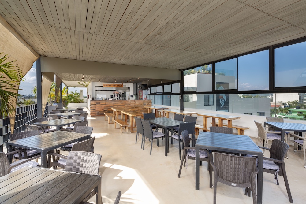 Sunday Hotel 52 at Playa del Carmen 35/50