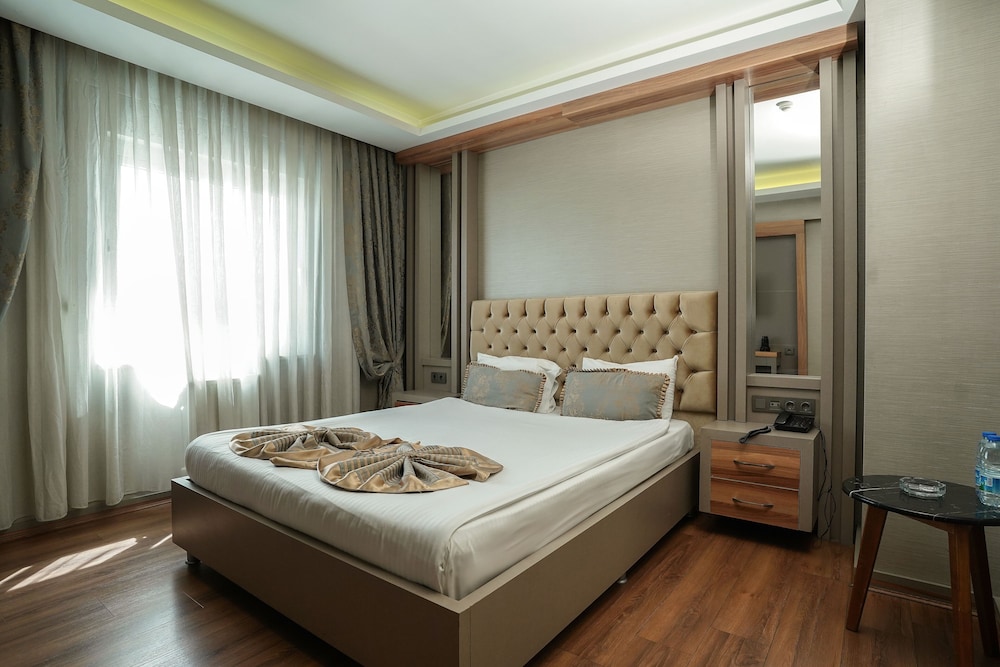 Enerji Hotel 9/46