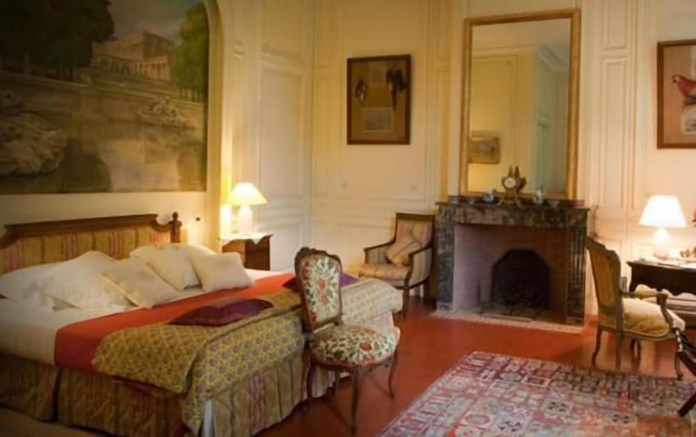 Chateau De Raissac 17/36