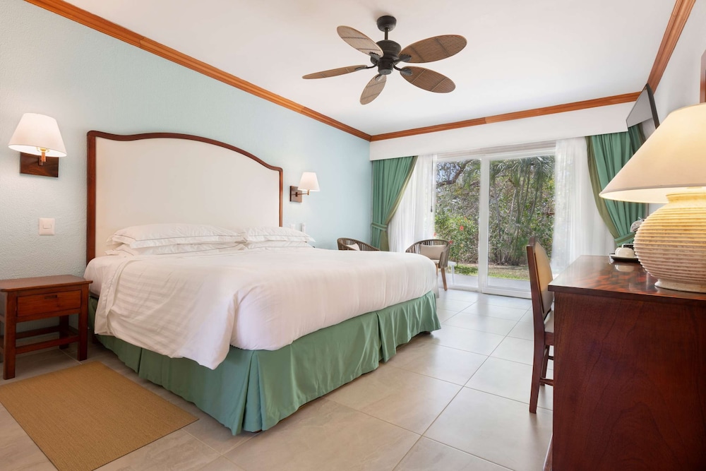 Occidental Tamarindo 16/50