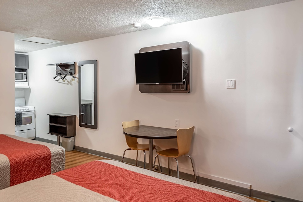 Motel6-Fort Nelson, BC 23/50