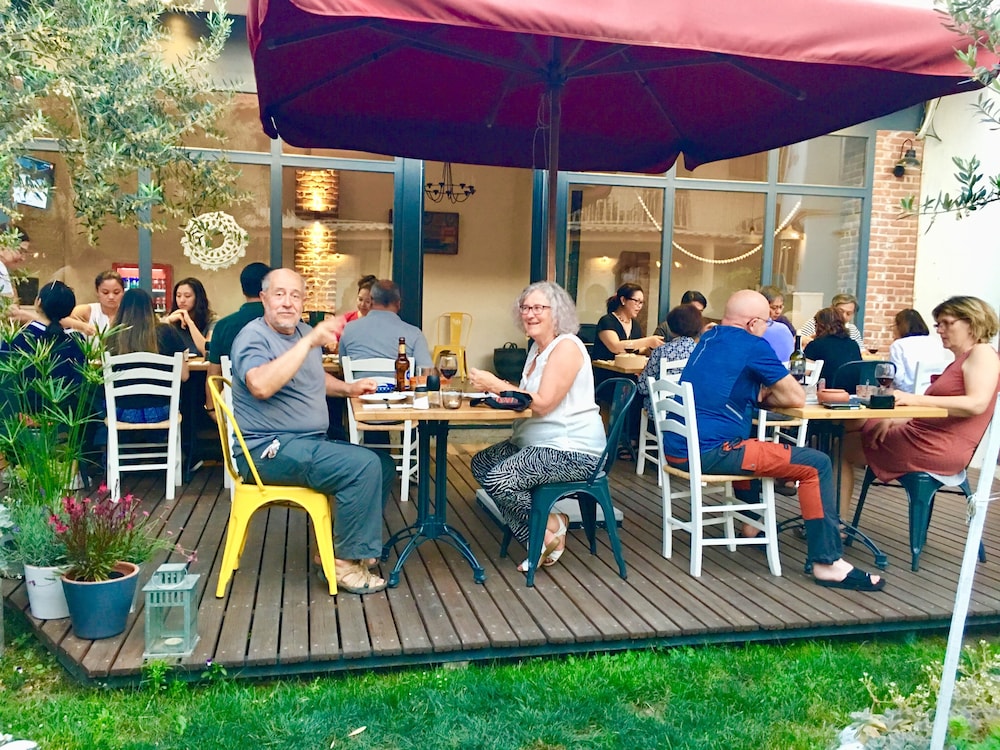 Attalos Suites Hotel 48/58