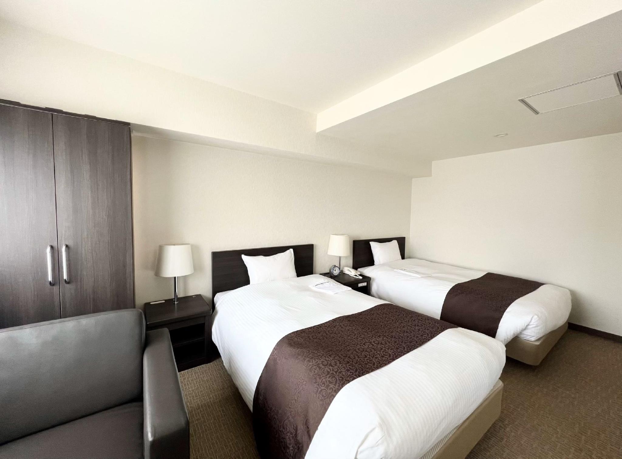 Premium, Prestige, Penthouse Suite