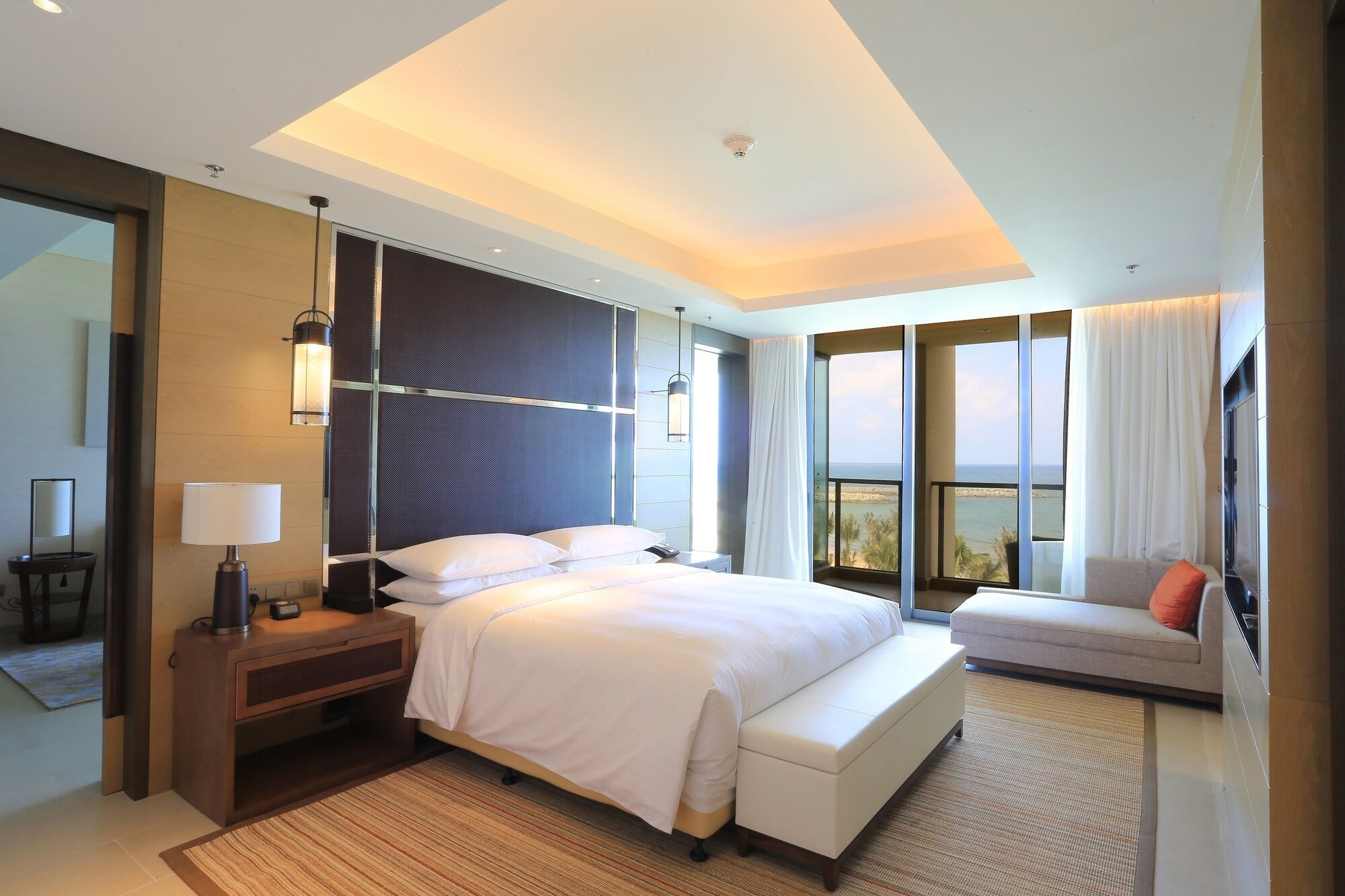 2 Bedrooms, Family Suite, Tower, 2 King Beds