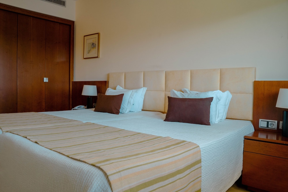 Santana Hotel 6/50