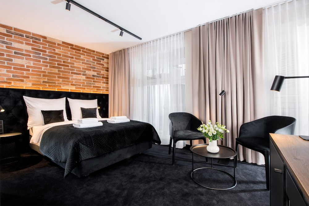SUPERIOR, DOUBLE BED