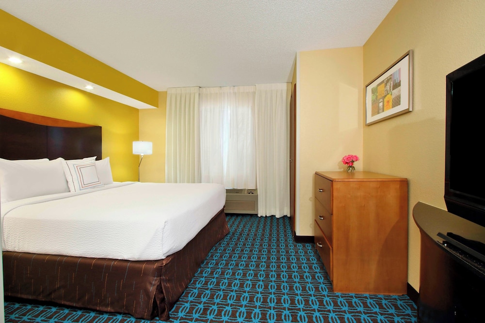 EXECUTIVE, SUITE, KING BED, SOFA
