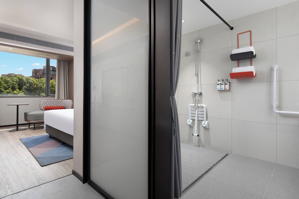 Holiday Inn Express Shanghai Gumei 8/56