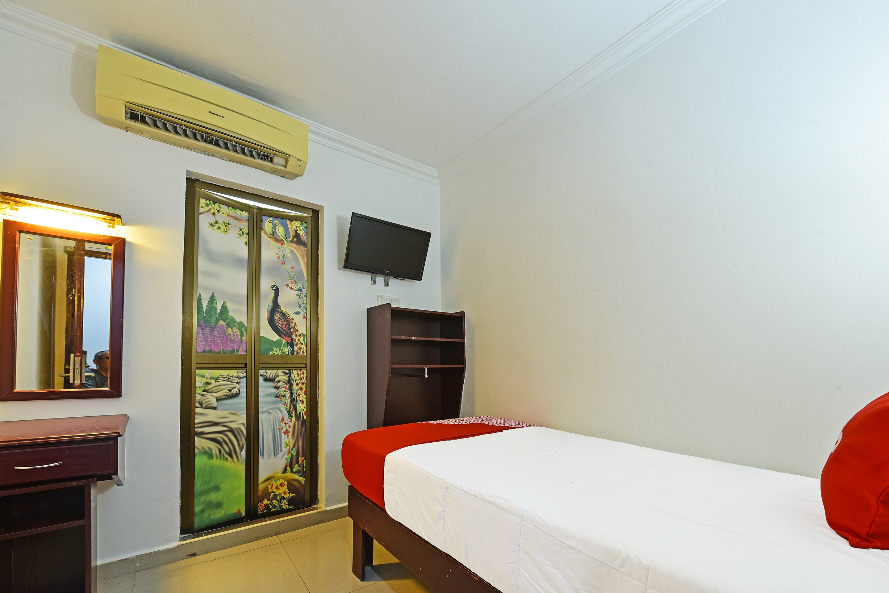 Super OYO 90572 J Hotel Masjid India 15/39