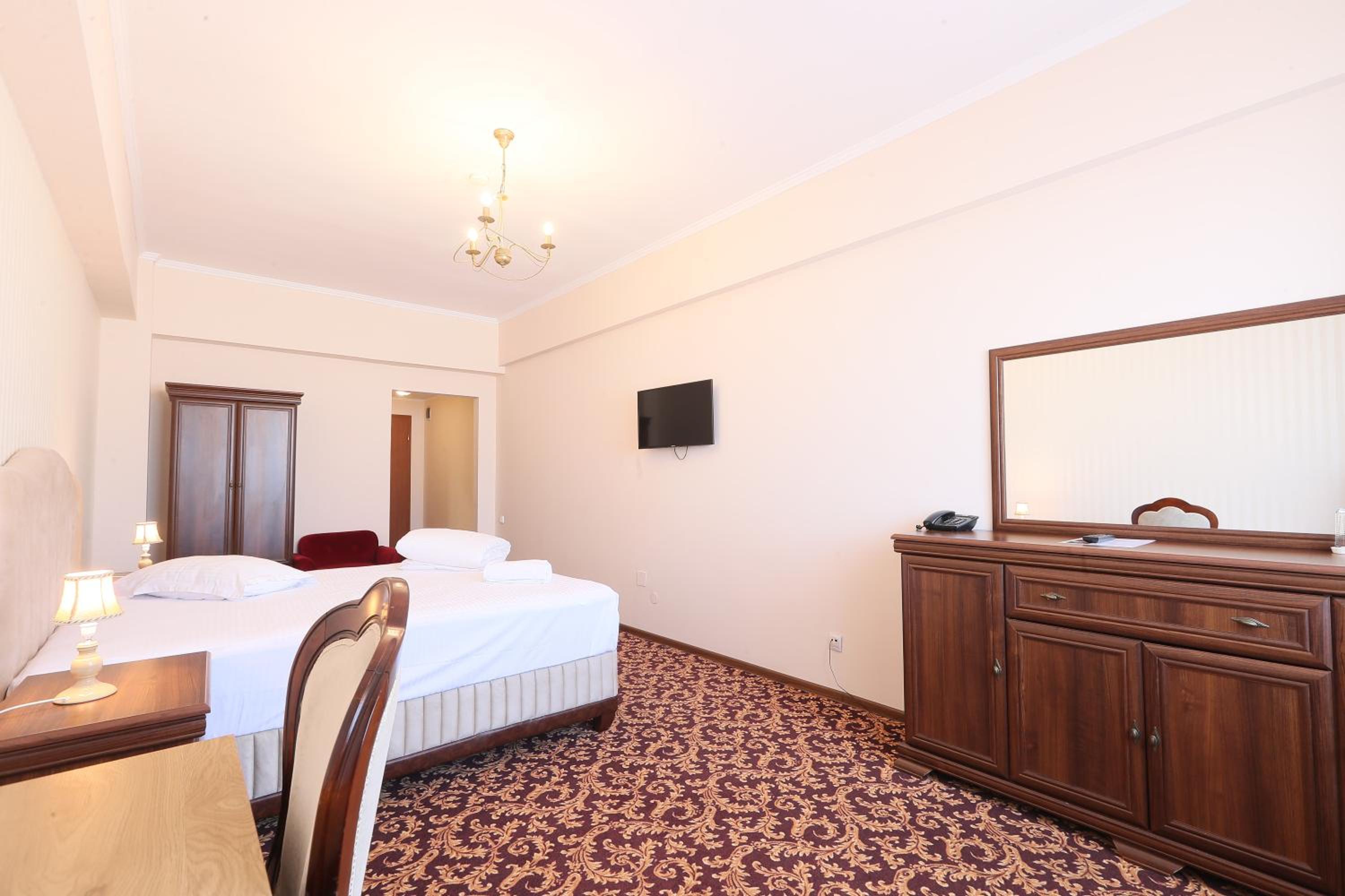 Impero Hotel 18/38