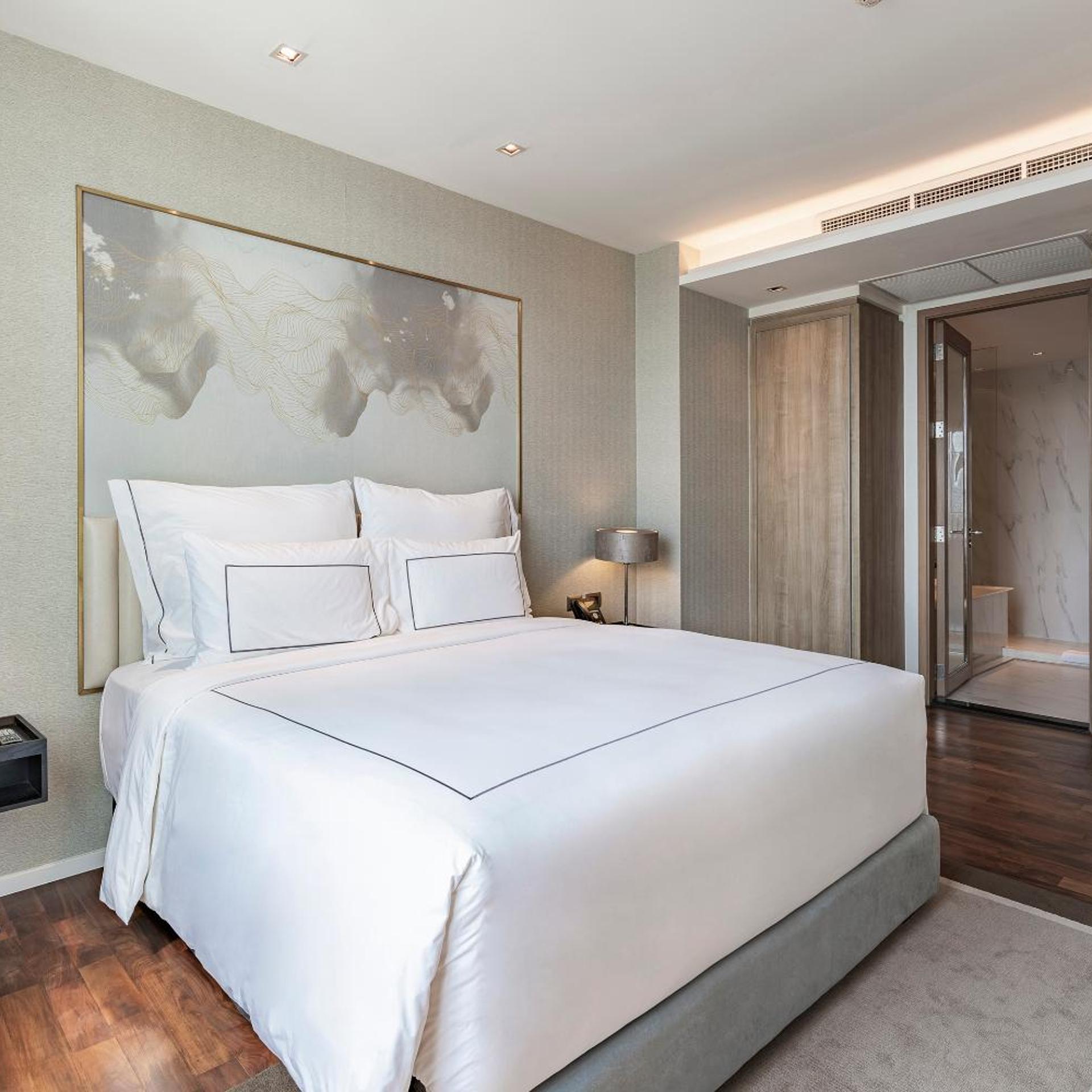 Suite, Balcony