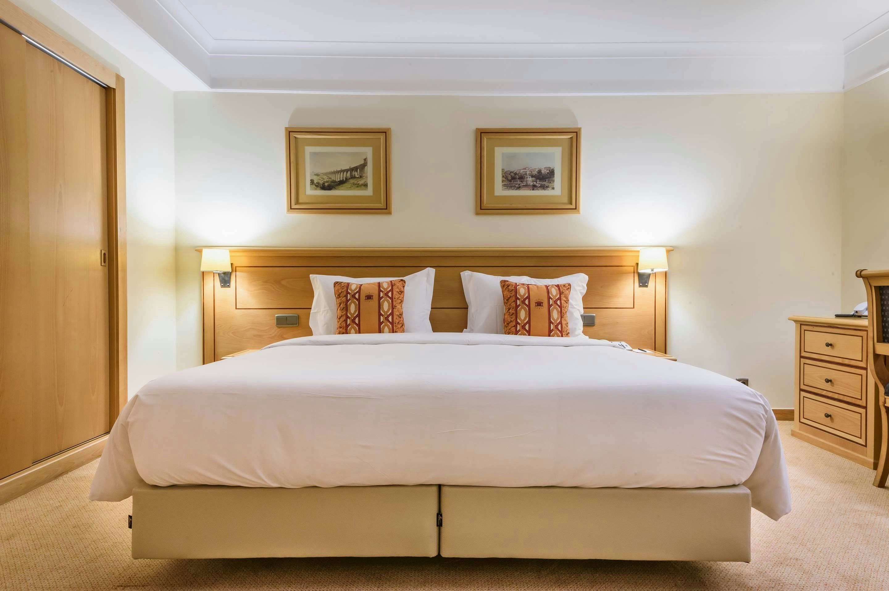 Hotel Real Palacio 26/76