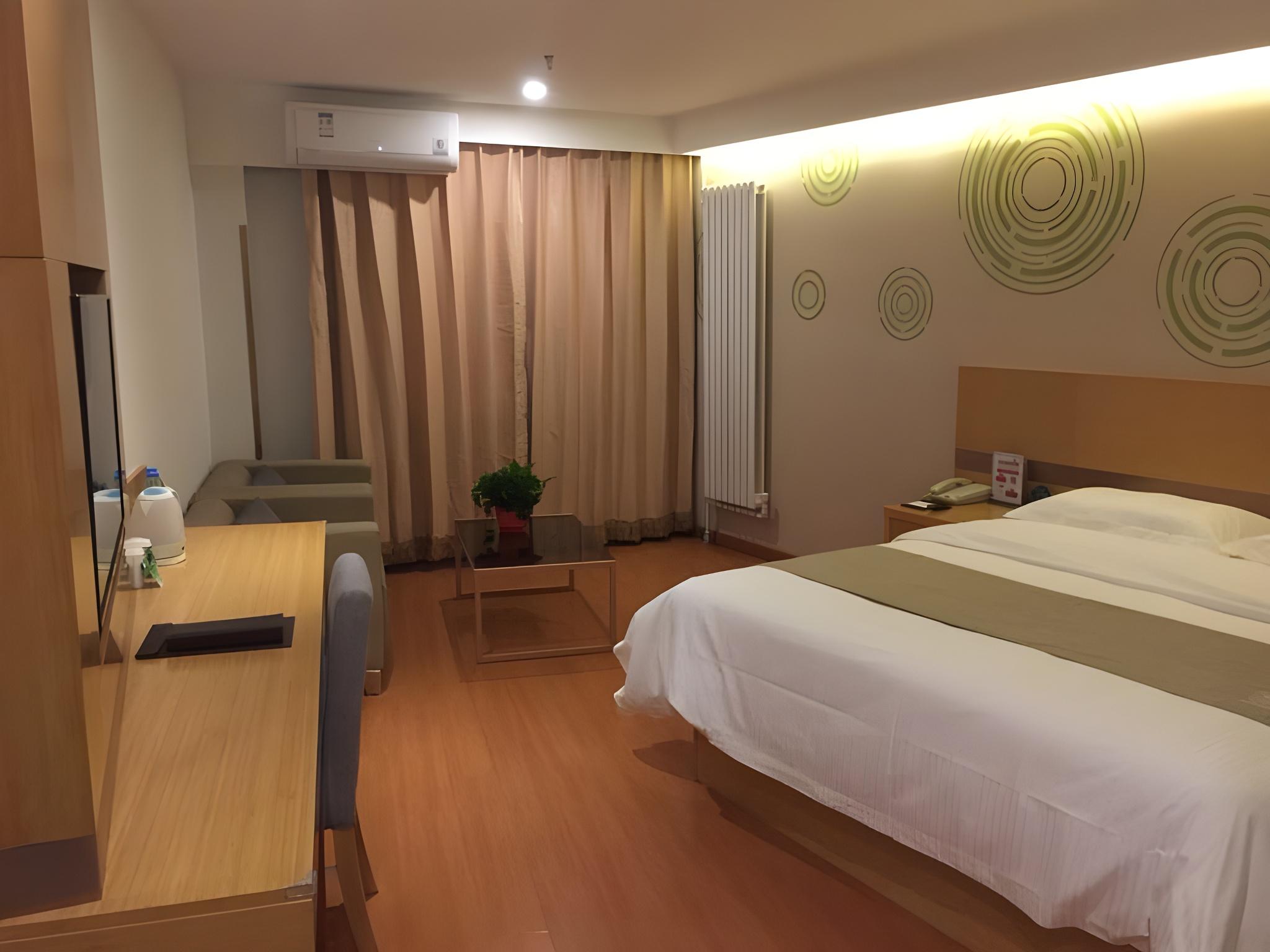 ROOM, QUEEN BED