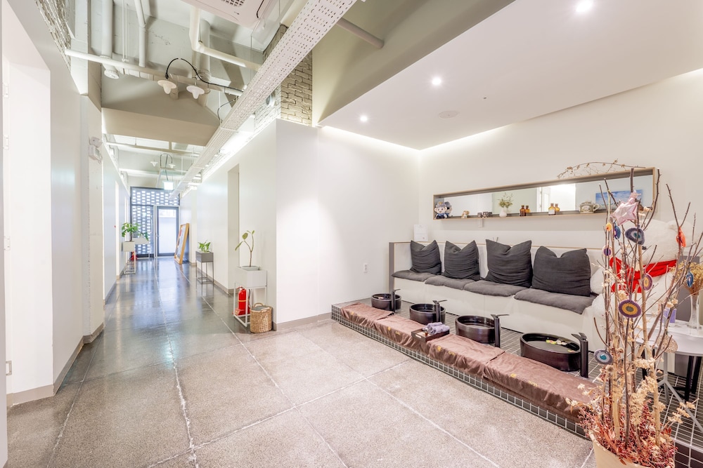 Jeju Bricks Hotel 48/64
