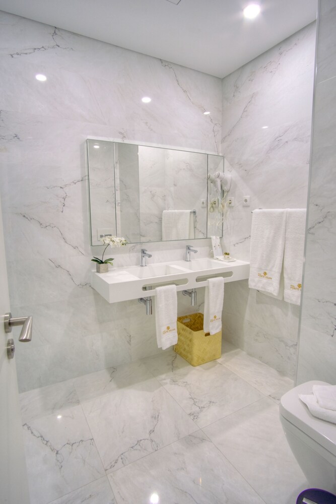 Hotel Fonte Velha 28/30