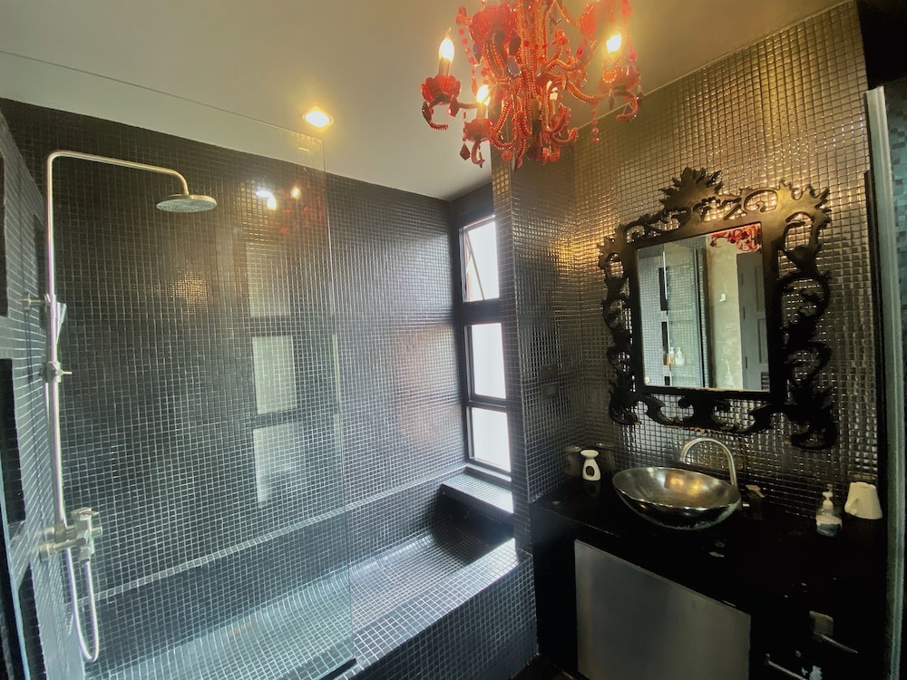 House Of Love Khao Yai 50/50