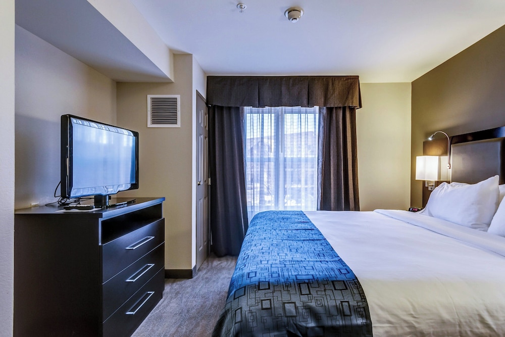 Suite, King Bed, Sofa