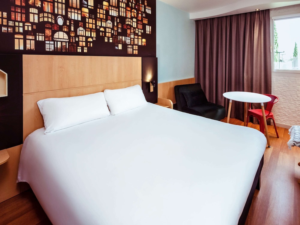 Ibis Macon Sud 23/68