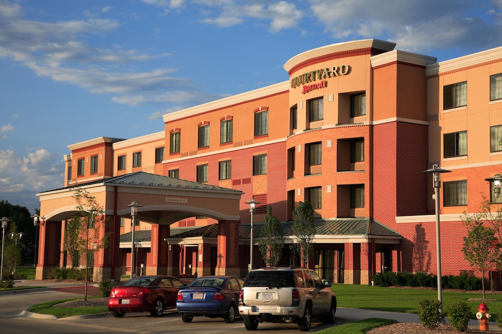 Courtyard Marriott Aksarben Village 46/50