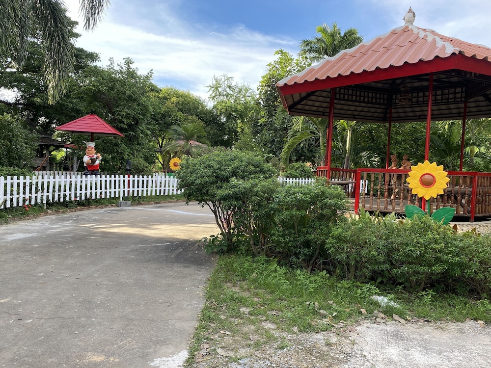Himawari Restaurant & Cottage 19/34