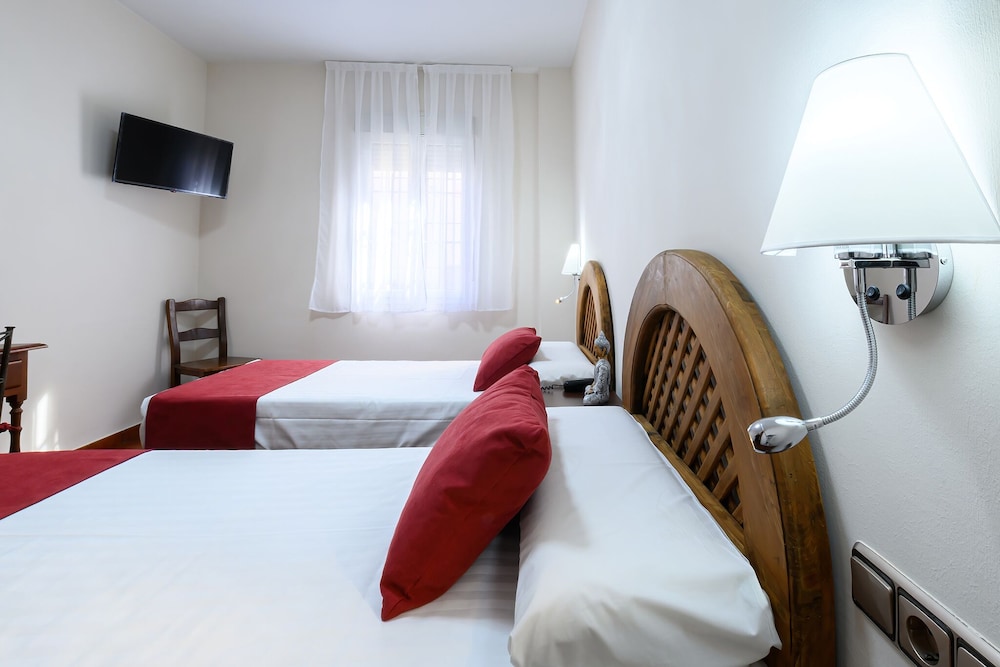 Hotel H28 Camas 13/24