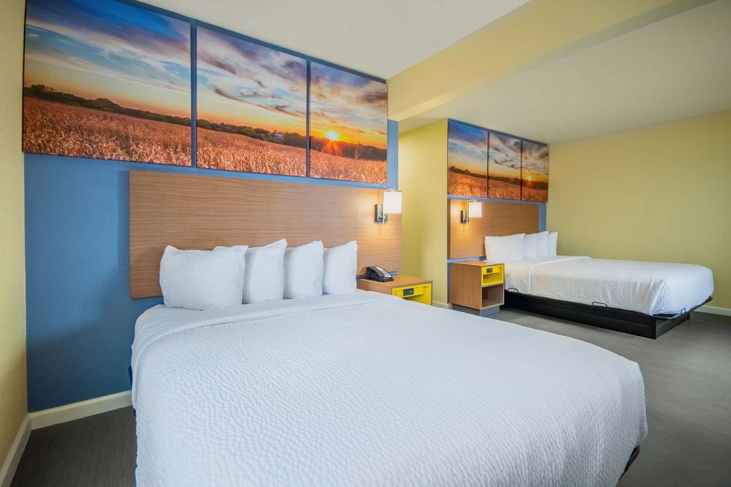 Days Inn & Suites by Wyndham Waterloo 6/30