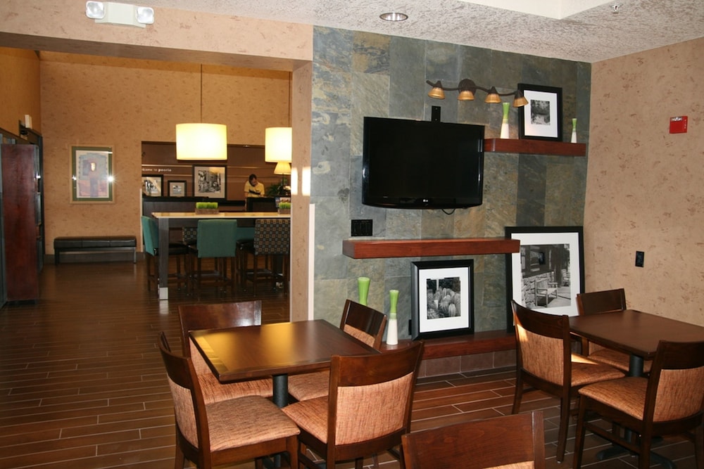 Hampton Inn Phoenix/Glendale/Peoria 38/50