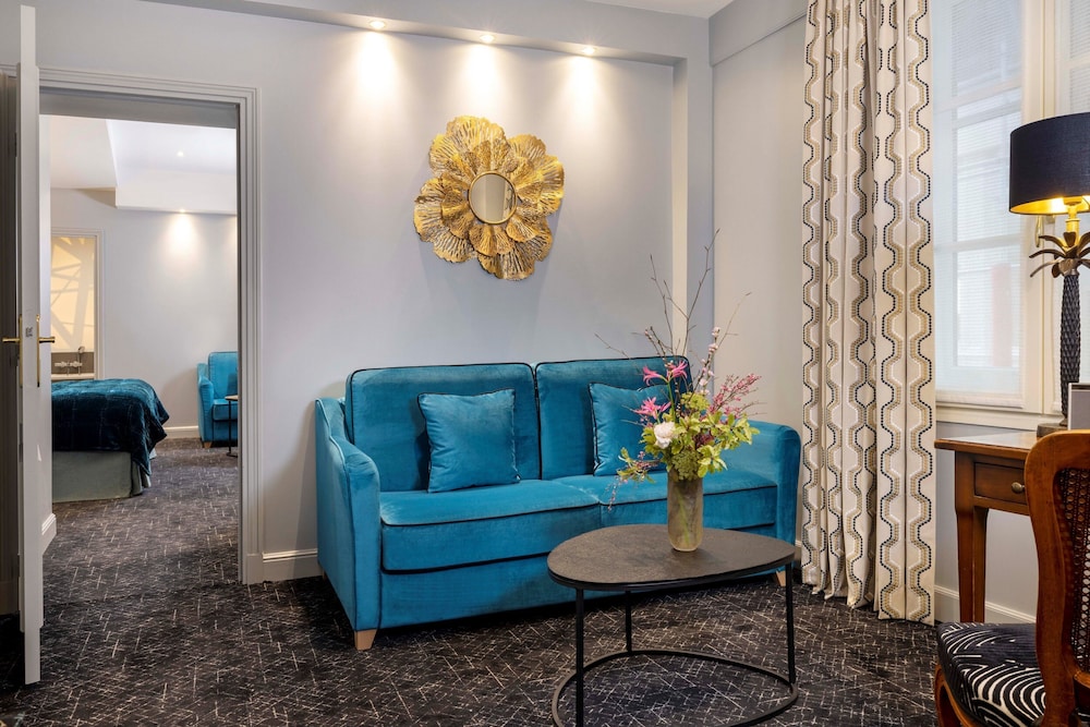 Le Relais Saint Honore 35/42