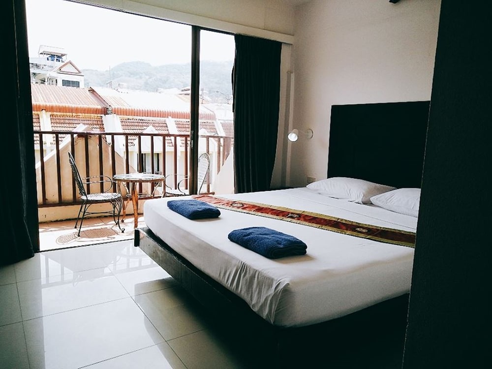 Boomerang Inn 20/50
