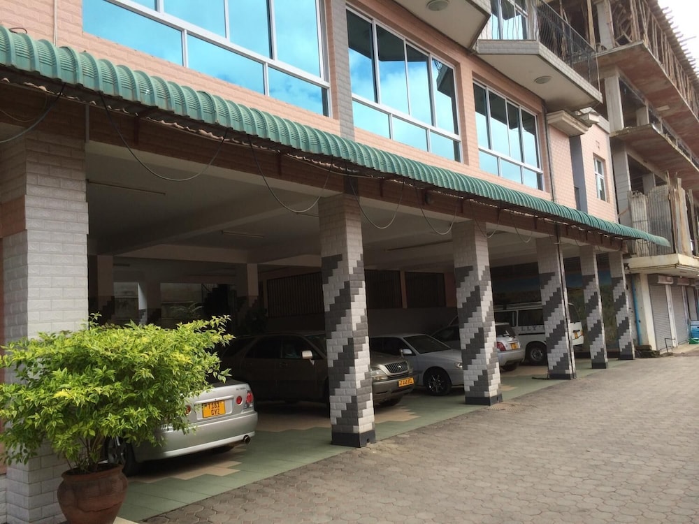 Mc Ellys Hotel 33/35