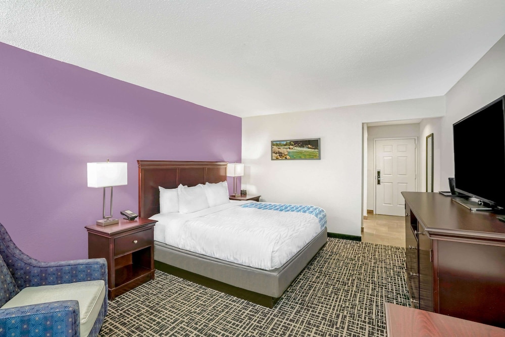 La Quinta Inn And Suites By Wyndham Cookeville 6/35