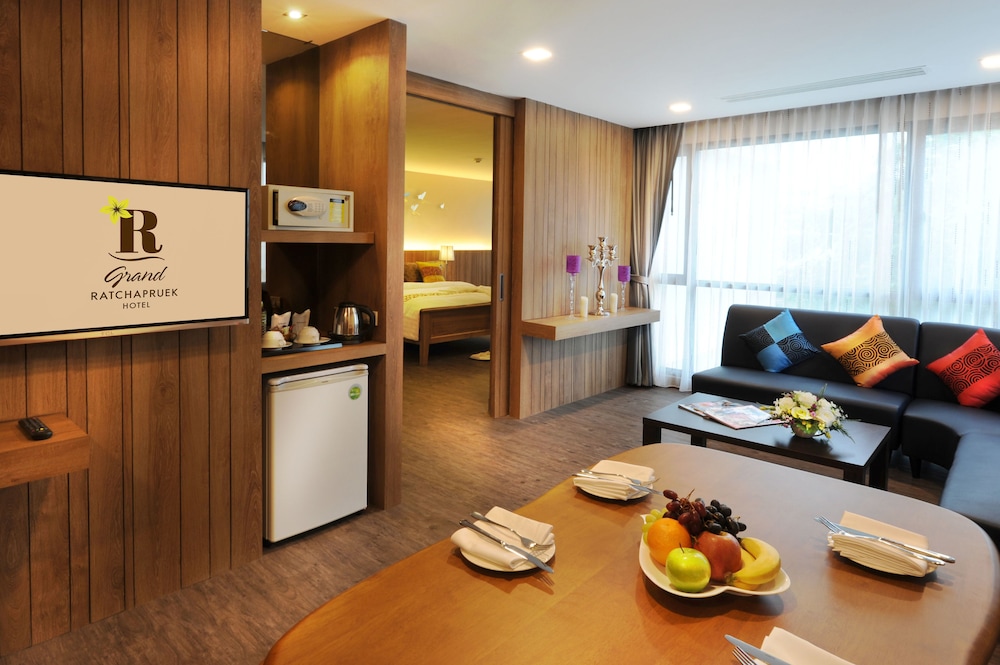 Grand Ratchapruek Hotel 34/70