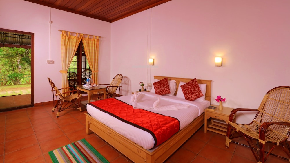 DELUXE, QUEEN BED, VALLEY VIEW