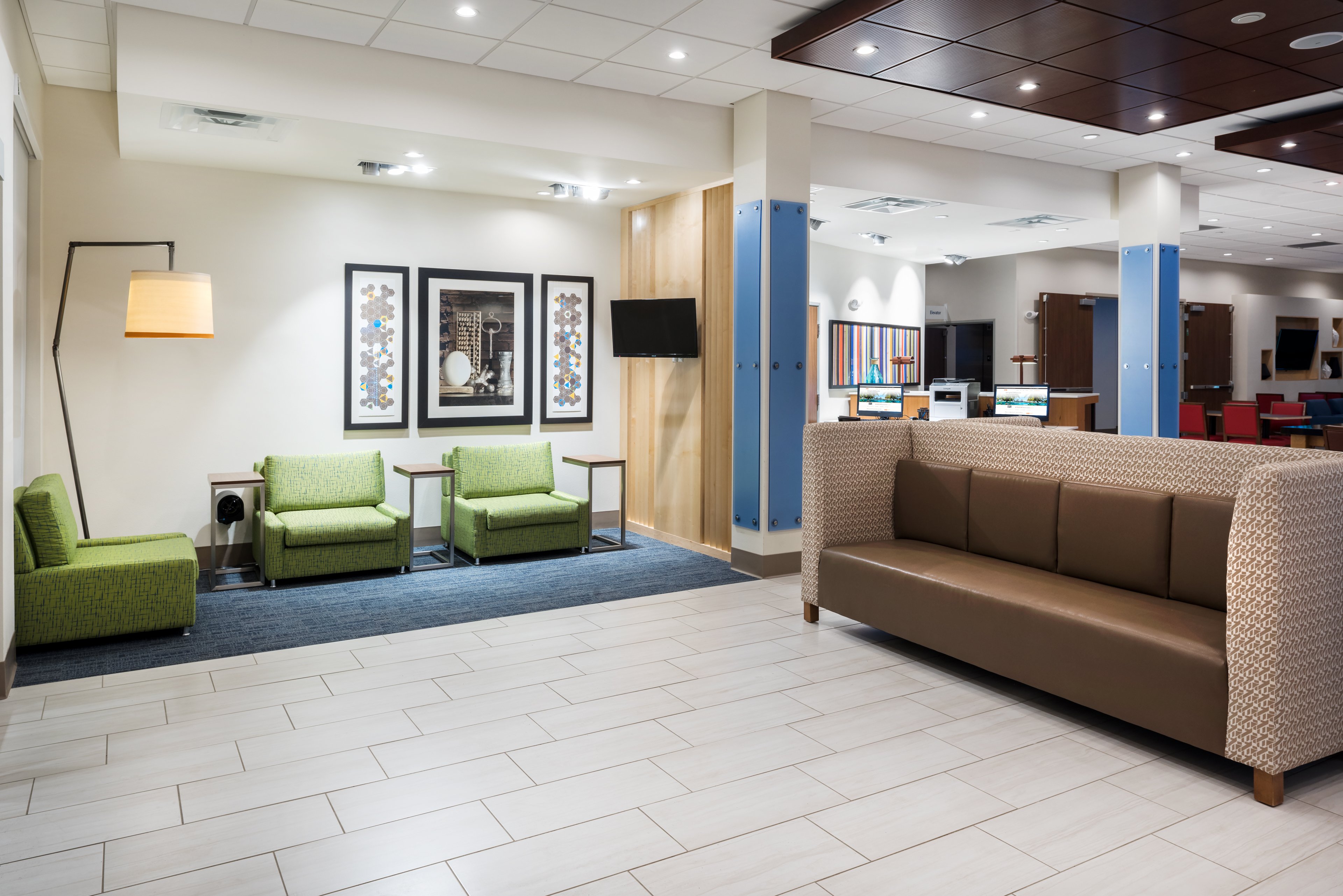 Holiday Inn Express Suites St Louis Chesterfield 27/46
