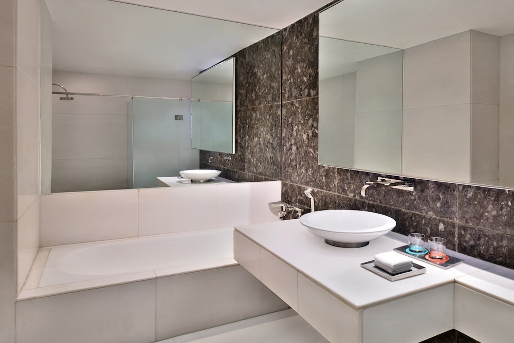 Room at Le Meridien New Delhi, DELHI