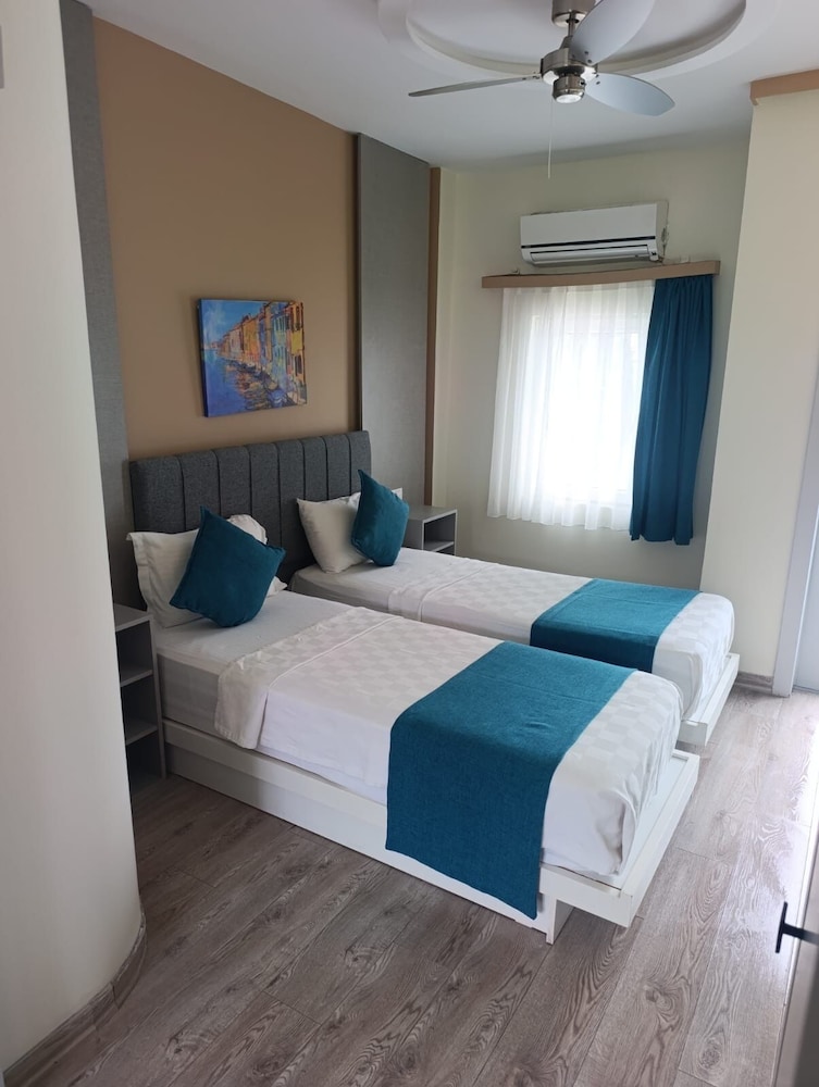La Brezza Suite &amp; Hotel 16/63